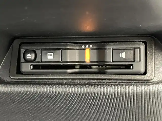 トヨタ アクア L 愛知県 2020(令2)年 3.5万km シルバーM 純正メモリナビ　ワンセグＴＶ　Ｂｌｕｅｔｏｏｔｈ　ＥＴＣ　トヨタセーフティセンス　衝突被害軽減装置　車線逸脱警報　オートハイビーム　踏み間違い防止　コーナーセンサー　電格ミラー　フロアマット　禁煙車