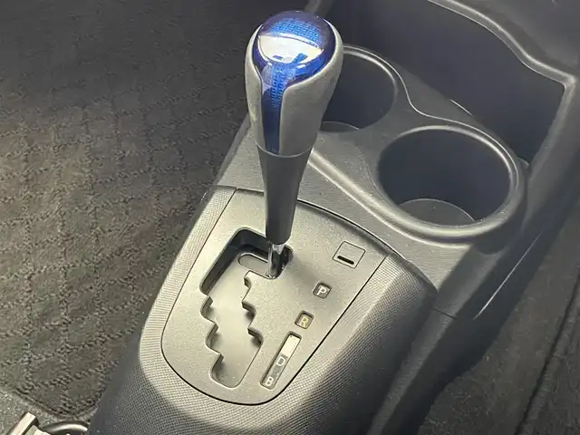 トヨタ アクア L 愛知県 2020(令2)年 3.5万km シルバーM 純正メモリナビ　ワンセグＴＶ　Ｂｌｕｅｔｏｏｔｈ　ＥＴＣ　トヨタセーフティセンス　衝突被害軽減装置　車線逸脱警報　オートハイビーム　踏み間違い防止　コーナーセンサー　電格ミラー　フロアマット　禁煙車