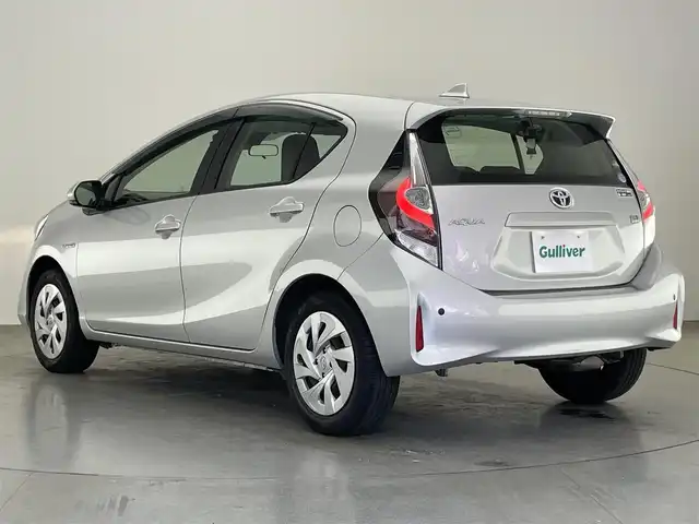 トヨタ アクア L 愛知県 2020(令2)年 3.5万km シルバーM 純正メモリナビ　ワンセグＴＶ　Ｂｌｕｅｔｏｏｔｈ　ＥＴＣ　トヨタセーフティセンス　衝突被害軽減装置　車線逸脱警報　オートハイビーム　踏み間違い防止　コーナーセンサー　電格ミラー　フロアマット　禁煙車
