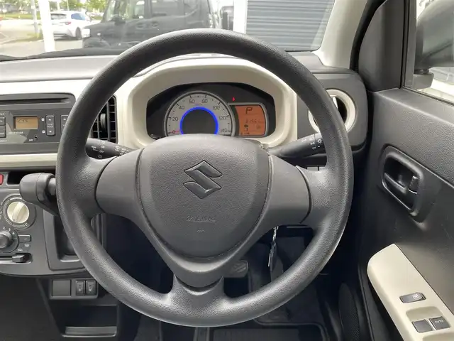スズキ アルト L 道央・札幌 2017(平29)年 8.2万km スペリアホワイト ４ＷＤ/純正オーディオ(AM/FM/ＣＤ)/シートヒーター/純正フロアマット/ドアバイザー/横滑り防止装置/盗難防止装置/アイドリングストップ/ヘッドライトレベライザー/スペアキー×１/積込冬タイヤ/　　(145/80R13 ２２年製 溝6ｍｍ/　　　　純正ホイールキャップ　1箇所欠品)
