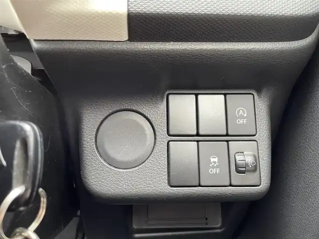 スズキ アルト L 道央・札幌 2017(平29)年 8.2万km スペリアホワイト ４ＷＤ/純正オーディオ(AM/FM/ＣＤ)/シートヒーター/純正フロアマット/ドアバイザー/横滑り防止装置/盗難防止装置/アイドリングストップ/ヘッドライトレベライザー/スペアキー×１/積込冬タイヤ/　　(145/80R13 ２２年製 溝6ｍｍ/　　　　純正ホイールキャップ　1箇所欠品)