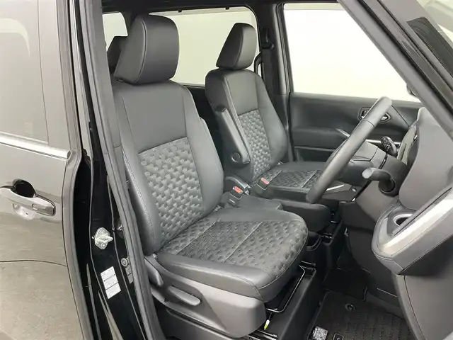 トヨタ ヴォクシー S－Z 岡山県 2022(令4)年 1.3万km アティチュードブラックマイカ 純正１０．５インチディスプレイオーディオ(ナビ付)/（CD/DVD/BT/USB/HDMI/Carplay/フルセグ）/１４インチフリップダウンモニター/衝突軽減ブレーキ/両側パワースライドドア/アドバンスドパーク/アラウンドビューモニター/レーダークルーズコントロール/三眼ＬＥＤヘッドライト/オートハイビーム/オートライト/ビルトインETC２．０/シートヒーター/純正ドライブレコーダー（前後）/コーナーセンサー（前後）/パーキングアシスト/プッシュスタート/レーンキープアシスト/純正フロアマット/純正17インチアルミホイール/LEDフォグランプ/踏み間違い防止/オートブレーキホールド/ISOFIX/後席サンシェイド/ステアリングスイッチ/チルトステアリング/シートリフター/ウインカーミラー/ドアバイザー/スマートキー×１/取扱説明書