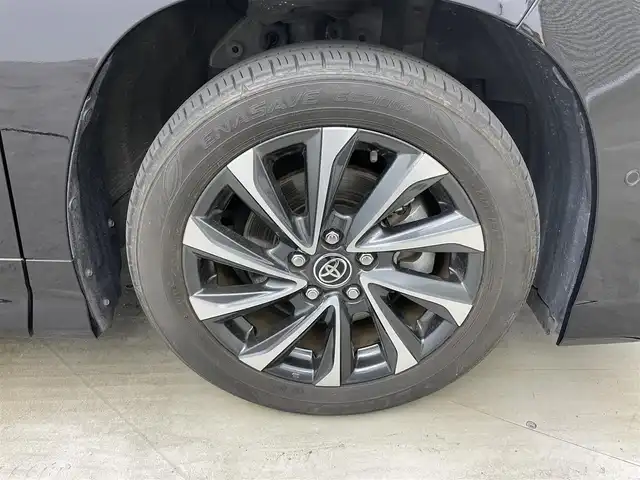 トヨタ ヴォクシー S－Z 岡山県 2022(令4)年 1.3万km アティチュードブラックマイカ 純正１０．５インチディスプレイオーディオ(ナビ付)/（CD/DVD/BT/USB/HDMI/Carplay/フルセグ）/１４インチフリップダウンモニター/衝突軽減ブレーキ/両側パワースライドドア/アドバンスドパーク/アラウンドビューモニター/レーダークルーズコントロール/三眼ＬＥＤヘッドライト/オートハイビーム/オートライト/ビルトインETC２．０/シートヒーター/純正ドライブレコーダー（前後）/コーナーセンサー（前後）/パーキングアシスト/プッシュスタート/レーンキープアシスト/純正フロアマット/純正17インチアルミホイール/LEDフォグランプ/踏み間違い防止/オートブレーキホールド/ISOFIX/後席サンシェイド/ステアリングスイッチ/チルトステアリング/シートリフター/ウインカーミラー/ドアバイザー/スマートキー×１/取扱説明書