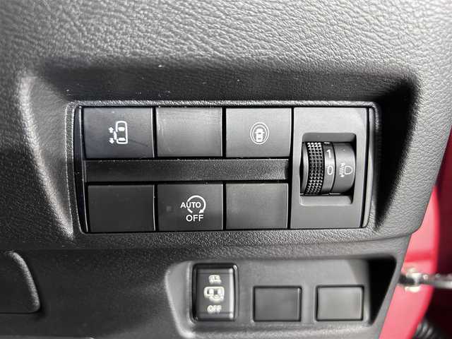 日産 ルークス ハイウェイスター X 佐賀県 2020(令2)年 8.8万km スパークリングレッド/ブラック 純正9インチナビ（MM319D-L）/（CD/DVD/フルセグTV/Bluetooth）/全方位カメラ/ハンズフリードア/エマージェンシーブレーキ/車線逸脱警報/クリアランスソナー/LEDヘッドライト/後席サーキュレーター/純正フロアマット/SOSコールボタン/パーソナルテーブル/スマートキー/スペアキー/純正15インチアルミホイール/ドアバイザー