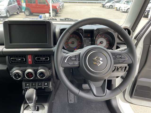 スズキ ジムニー XC 石川県 2025(令7)年 0.1万km未満 ピュアホワイトP 届出済未使用車/4WD/ターボ/スズキセーフティサポート/スマートキー/プッシュスタート/電動ミラー/純正アルミホイール/シートヒーター/フォグランプ/コーナーセンサー/保証書