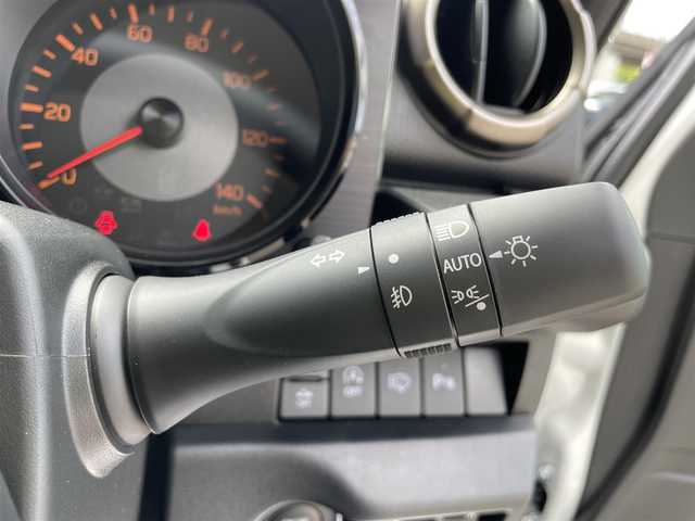スズキ ジムニー XC 石川県 2025(令7)年 0.1万km未満 ピュアホワイトP 届出済未使用車/4WD/ターボ/スズキセーフティサポート/スマートキー/プッシュスタート/電動ミラー/純正アルミホイール/シートヒーター/フォグランプ/コーナーセンサー/保証書