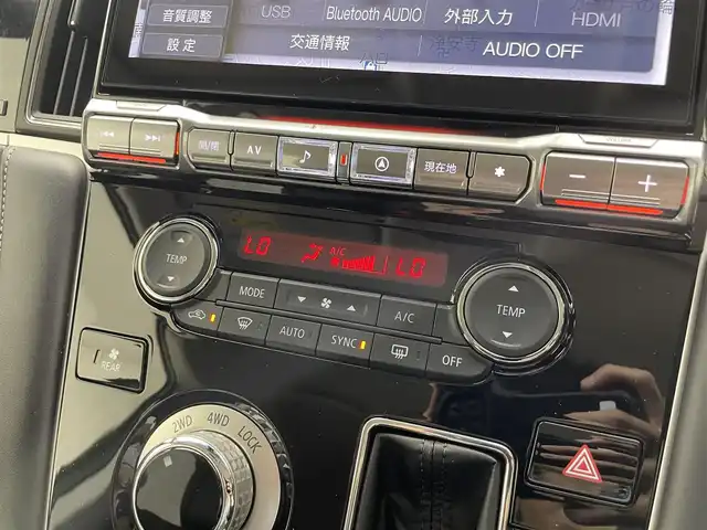 三菱 デリカＤ：５ シャモニー 滋賀県 2025(令7)年 0.1千km アメジストブラック ALPINE11型ナビ/CD/DVD/USB/SD/Bluetooth/フルセグテレビ/全方位カメラ/12.8型後席用モニター/e-アシスト/・衝突被害軽減ブレーキ/・車線逸脱警報システム/・レーダークルーズコントロール/・オートマチックハイビーム/・誤発進抑制機能/・後側方車両検知警報機能/・後退時車両検知警報システム/両側パワースライドドア/パワーバックドア/D/N席パワーシート/D/N席シートヒーター /LEDヘッドライト/オートライト/CHAMONIX (7人)　4WD　e-Assist/オリジナルナビ取付パッケージ＋リアモニター取付パッケージ(25/300)　/D:5専用11型ナビゲーション(322300)/12.8型後席用モニター(143550円)