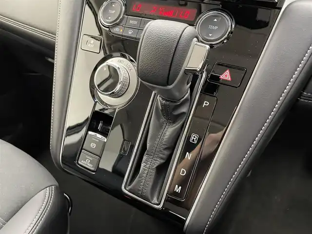 三菱 デリカＤ：５ シャモニー 滋賀県 2025(令7)年 0.1千km アメジストブラック ALPINE11型ナビ/CD/DVD/USB/SD/Bluetooth/フルセグテレビ/全方位カメラ/12.8型後席用モニター/e-アシスト/・衝突被害軽減ブレーキ/・車線逸脱警報システム/・レーダークルーズコントロール/・オートマチックハイビーム/・誤発進抑制機能/・後側方車両検知警報機能/・後退時車両検知警報システム/両側パワースライドドア/パワーバックドア/D/N席パワーシート/D/N席シートヒーター /LEDヘッドライト/オートライト/CHAMONIX (7人)　4WD　e-Assist/オリジナルナビ取付パッケージ＋リアモニター取付パッケージ(25/300)　/D:5専用11型ナビゲーション(322300)/12.8型後席用モニター(143550円)
