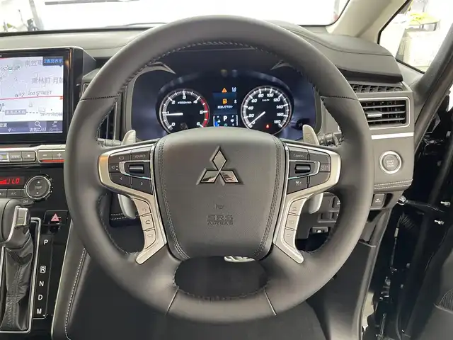 三菱 デリカＤ：５ シャモニー 滋賀県 2025(令7)年 0.1千km アメジストブラック ALPINE11型ナビ/CD/DVD/USB/SD/Bluetooth/フルセグテレビ/全方位カメラ/12.8型後席用モニター/e-アシスト/・衝突被害軽減ブレーキ/・車線逸脱警報システム/・レーダークルーズコントロール/・オートマチックハイビーム/・誤発進抑制機能/・後側方車両検知警報機能/・後退時車両検知警報システム/両側パワースライドドア/パワーバックドア/D/N席パワーシート/D/N席シートヒーター /LEDヘッドライト/オートライト/CHAMONIX (7人)　4WD　e-Assist/オリジナルナビ取付パッケージ＋リアモニター取付パッケージ(25/300)　/D:5専用11型ナビゲーション(322300)/12.8型後席用モニター(143550円)