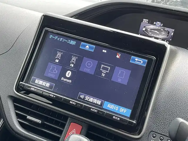 トヨタ ノア Si ダブルバイビーⅡ 滋賀県 2019(平31)年 6.9万km ホワイトパールクリスタルシャイン 禁煙車/純正９型ナビ/（ＣＤ／ＤＶＤ／Ｂｌｕｅｔｏｏｔｈ／フルセグ／ＳＤ）/トヨタセーフティセンス/アルパイン１０．２型後席モニター/クルーズコントロール/両側パワースライドドア/ハーフレザーシート/デュアルエアコン/LEDヘッドライト/バックカメラ/ビルトインETC/オートライト/オートハイビーム