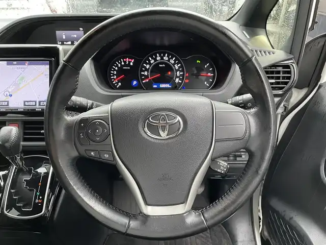 トヨタ ノア Si ダブルバイビーⅡ 滋賀県 2019(平31)年 6.9万km ホワイトパールクリスタルシャイン 禁煙車/純正９型ナビ/（ＣＤ／ＤＶＤ／Ｂｌｕｅｔｏｏｔｈ／フルセグ／ＳＤ）/トヨタセーフティセンス/アルパイン１０．２型後席モニター/クルーズコントロール/両側パワースライドドア/ハーフレザーシート/デュアルエアコン/LEDヘッドライト/バックカメラ/ビルトインETC/オートライト/オートハイビーム
