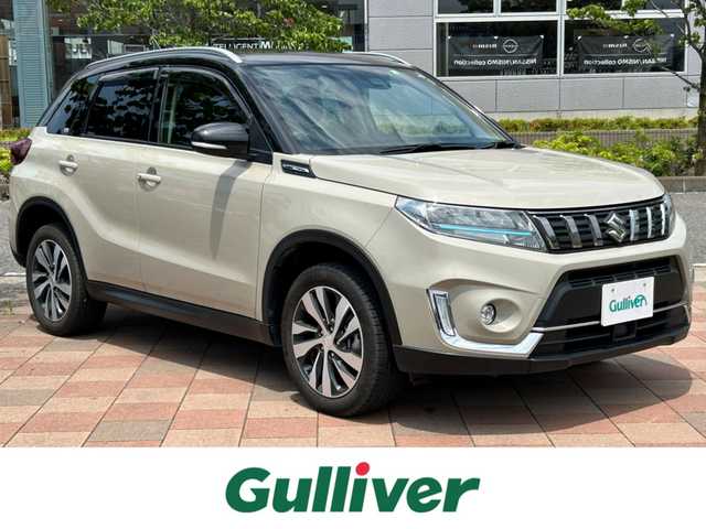 スズキ エスクード 福島県 2022(令4)年 1.3万km サバンナアイボリーメタリック/ブラック 2トーンルーフ 4WD/スズキセーフティサポート/　・デュアルセンサーブレーキサポート/　・誤発進抑制機能/　・車線逸脱警報機能/車線逸脱抑制機能/　・ふらつき警報機能/　・アダプティブクルーズコントロール（全車速追従機能付き）/　・ブラインドスポットモニター（車線変更サポート付き）/　・リヤクロストラフィックアラート/　・先行車発進お知らせ機能/　・標識認識機能/社外メモリナビ/【フルセグ/CD/DVD/BT/SD/HDMI/AppleCarPlay】/バックカメラ/ETC/ステアリングスイッチ/パドルシフト/ハーフレザーシート/前席シートヒーター/LEDヘッドライト（AUTO機能付き）/　・フォグランプ/ヒルスタートアシスト/パーキングアシスト/コーナーセンサー/純正フロアマット/純正ドアバイザー/アイドリングストップ