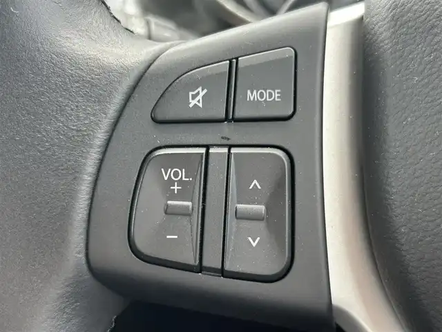 スズキ エスクード 福島県 2022(令4)年 1.3万km サバンナアイボリーメタリック/ブラック 2トーンルーフ 4WD/スズキセーフティサポート/　・デュアルセンサーブレーキサポート/　・誤発進抑制機能/　・車線逸脱警報機能/車線逸脱抑制機能/　・ふらつき警報機能/　・アダプティブクルーズコントロール（全車速追従機能付き）/　・ブラインドスポットモニター（車線変更サポート付き）/　・リヤクロストラフィックアラート/　・先行車発進お知らせ機能/　・標識認識機能/社外メモリナビ/【フルセグ/CD/DVD/BT/SD/HDMI/AppleCarPlay】/バックカメラ/ETC/ステアリングスイッチ/パドルシフト/ハーフレザーシート/前席シートヒーター/LEDヘッドライト（AUTO機能付き）/　・フォグランプ/ヒルスタートアシスト/パーキングアシスト/コーナーセンサー/純正フロアマット/純正ドアバイザー/アイドリングストップ