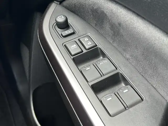 スズキ エスクード 福島県 2022(令4)年 1.3万km サバンナアイボリーメタリック/ブラック 2トーンルーフ 4WD/スズキセーフティサポート/　・デュアルセンサーブレーキサポート/　・誤発進抑制機能/　・車線逸脱警報機能/車線逸脱抑制機能/　・ふらつき警報機能/　・アダプティブクルーズコントロール（全車速追従機能付き）/　・ブラインドスポットモニター（車線変更サポート付き）/　・リヤクロストラフィックアラート/　・先行車発進お知らせ機能/　・標識認識機能/社外メモリナビ/【フルセグ/CD/DVD/BT/SD/HDMI/AppleCarPlay】/バックカメラ/ETC/ステアリングスイッチ/パドルシフト/ハーフレザーシート/前席シートヒーター/LEDヘッドライト（AUTO機能付き）/　・フォグランプ/ヒルスタートアシスト/パーキングアシスト/コーナーセンサー/純正フロアマット/純正ドアバイザー/アイドリングストップ