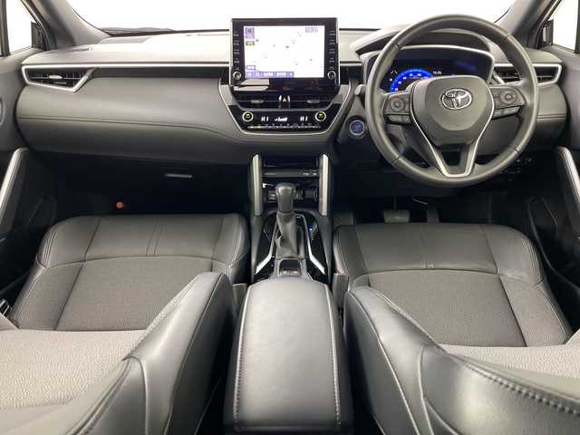 トヨタ カローラ クロス ハイブリッド Z 道央・札幌 2022(令4)年 3.1万km アティチュードブラックマイカ ・4WD/・純正ナビ&CD&DVD&BT&Miracast/・バックカメラ/・パワーバックドア/・トヨタセーフティセンス/・レーダークルーズコントロール/・プリクラッシュセーフティ/・パーキングサポートブレーキ/・ロードサインアシスト/・レーントレーシングアシスト/・コーナーセンサー/・前席シートヒーター　/・D席パワーシート/・ハーフレザーシート/・ビルトインETC/・社外前後ドライブレコーダー/・ステアリングスイッチ/・LEDヘッドライト/・オートライト/・スマートキー/・スペアキー/・純正AW付きスタッドレス　/・取扱説明書/・保証書