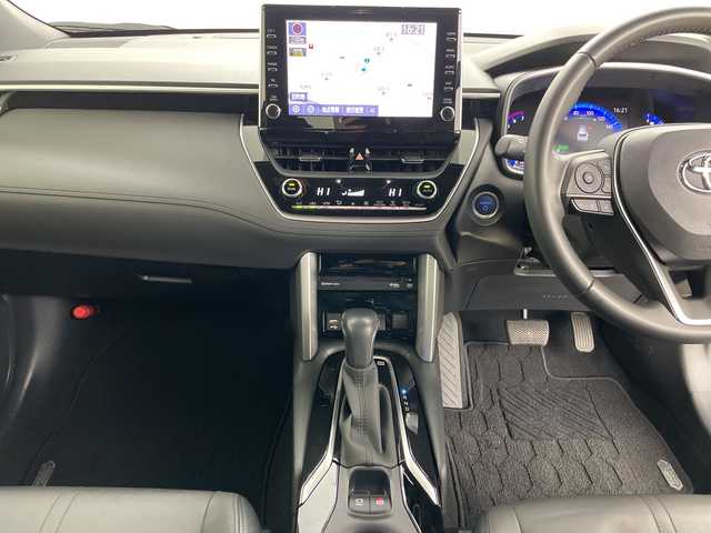 トヨタ カローラ クロス ハイブリッド Z 道央・札幌 2022(令4)年 3.1万km アティチュードブラックマイカ ・4WD/・純正ナビ&CD&DVD&BT&Miracast/・バックカメラ/・パワーバックドア/・トヨタセーフティセンス/・レーダークルーズコントロール/・プリクラッシュセーフティ/・パーキングサポートブレーキ/・ロードサインアシスト/・レーントレーシングアシスト/・コーナーセンサー/・前席シートヒーター　/・D席パワーシート/・ハーフレザーシート/・ビルトインETC/・社外前後ドライブレコーダー/・ステアリングスイッチ/・LEDヘッドライト/・オートライト/・スマートキー/・スペアキー/・純正AW付きスタッドレス　/・取扱説明書/・保証書