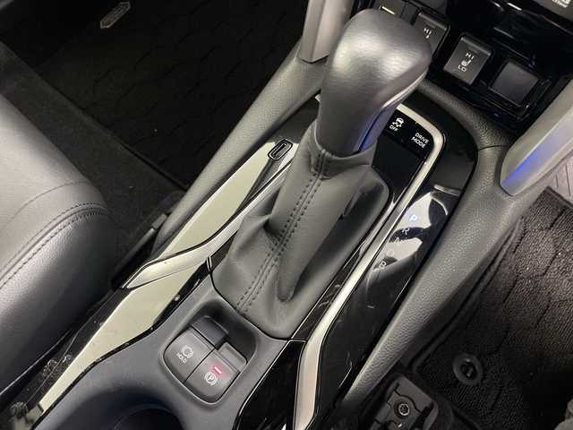 トヨタ カローラ クロス ハイブリッド Z 道央・札幌 2022(令4)年 3.1万km アティチュードブラックマイカ ・4WD/・純正ナビ&CD&DVD&BT&Miracast/・バックカメラ/・パワーバックドア/・トヨタセーフティセンス/・レーダークルーズコントロール/・プリクラッシュセーフティ/・パーキングサポートブレーキ/・ロードサインアシスト/・レーントレーシングアシスト/・コーナーセンサー/・前席シートヒーター　/・D席パワーシート/・ハーフレザーシート/・ビルトインETC/・社外前後ドライブレコーダー/・ステアリングスイッチ/・LEDヘッドライト/・オートライト/・スマートキー/・スペアキー/・純正AW付きスタッドレス　/・取扱説明書/・保証書