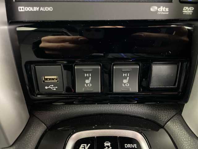 トヨタ カローラ クロス ハイブリッド Z 道央・札幌 2022(令4)年 3.1万km アティチュードブラックマイカ ・4WD/・純正ナビ&CD&DVD&BT&Miracast/・バックカメラ/・パワーバックドア/・トヨタセーフティセンス/・レーダークルーズコントロール/・プリクラッシュセーフティ/・パーキングサポートブレーキ/・ロードサインアシスト/・レーントレーシングアシスト/・コーナーセンサー/・前席シートヒーター　/・D席パワーシート/・ハーフレザーシート/・ビルトインETC/・社外前後ドライブレコーダー/・ステアリングスイッチ/・LEDヘッドライト/・オートライト/・スマートキー/・スペアキー/・純正AW付きスタッドレス　/・取扱説明書/・保証書