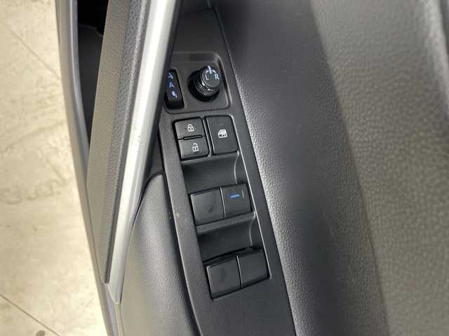 トヨタ カローラ クロス ハイブリッド Z 道央・札幌 2022(令4)年 3.1万km アティチュードブラックマイカ ・4WD/・純正ナビ&CD&DVD&BT&Miracast/・バックカメラ/・パワーバックドア/・トヨタセーフティセンス/・レーダークルーズコントロール/・プリクラッシュセーフティ/・パーキングサポートブレーキ/・ロードサインアシスト/・レーントレーシングアシスト/・コーナーセンサー/・前席シートヒーター　/・D席パワーシート/・ハーフレザーシート/・ビルトインETC/・社外前後ドライブレコーダー/・ステアリングスイッチ/・LEDヘッドライト/・オートライト/・スマートキー/・スペアキー/・純正AW付きスタッドレス　/・取扱説明書/・保証書