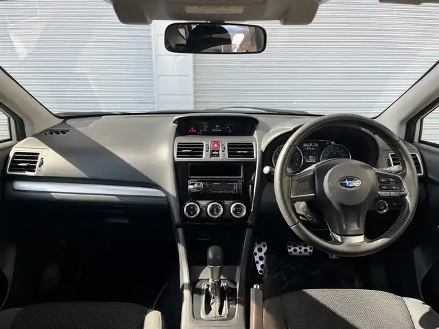 スバル インプレッサ ＸＶ 2．0i－L アイサイト 高知県 2015(平27)年 6.7万km クリスタルホワイトP 社外&CD再生&USB接続/アイサイト/アイドリングストップ/AAC/スマートキー/純正フロアマット/純正17インチアルミホイール/運転席＋助手席エアバッグ/横滑り防止装置/盗難防止装置/衝突被害軽減システム/オートライト/レーンキープアシスト/キセノンヘッドライト