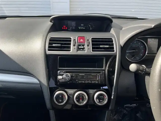 スバル インプレッサ ＸＶ 2．0i－L アイサイト 高知県 2015(平27)年 6.7万km クリスタルホワイトP 社外&CD再生&USB接続/アイサイト/アイドリングストップ/AAC/スマートキー/純正フロアマット/純正17インチアルミホイール/運転席＋助手席エアバッグ/横滑り防止装置/盗難防止装置/衝突被害軽減システム/オートライト/レーンキープアシスト/キセノンヘッドライト