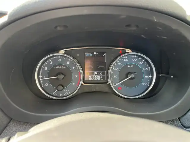 スバル インプレッサ ＸＶ 2．0i－L アイサイト 高知県 2015(平27)年 6.7万km クリスタルホワイトP 社外&CD再生&USB接続/アイサイト/アイドリングストップ/AAC/スマートキー/純正フロアマット/純正17インチアルミホイール/運転席＋助手席エアバッグ/横滑り防止装置/盗難防止装置/衝突被害軽減システム/オートライト/レーンキープアシスト/キセノンヘッドライト