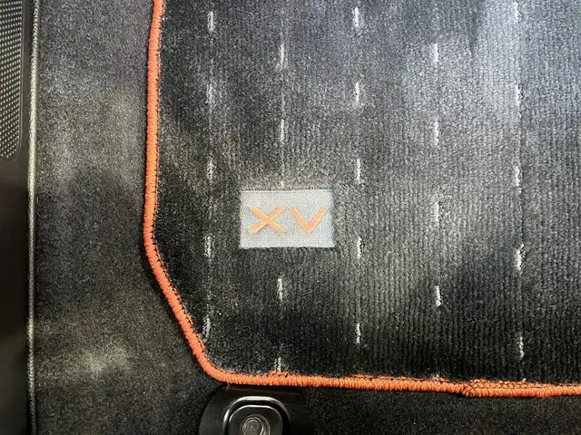 スバル インプレッサ ＸＶ 2．0i－L アイサイト 高知県 2015(平27)年 6.7万km クリスタルホワイトP 社外&CD再生&USB接続/アイサイト/アイドリングストップ/AAC/スマートキー/純正フロアマット/純正17インチアルミホイール/運転席＋助手席エアバッグ/横滑り防止装置/盗難防止装置/衝突被害軽減システム/オートライト/レーンキープアシスト/キセノンヘッドライト