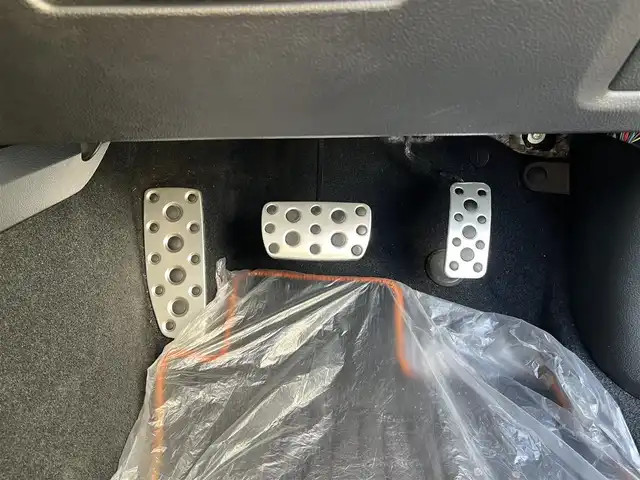 スバル インプレッサ ＸＶ 2．0i－L アイサイト 高知県 2015(平27)年 6.7万km クリスタルホワイトP 社外&CD再生&USB接続/アイサイト/アイドリングストップ/AAC/スマートキー/純正フロアマット/純正17インチアルミホイール/運転席＋助手席エアバッグ/横滑り防止装置/盗難防止装置/衝突被害軽減システム/オートライト/レーンキープアシスト/キセノンヘッドライト