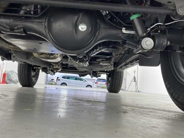 スズキ ジムニー シエラ JC 宮城県 2024(令6)年 1.3万km ミディアムグレー 禁煙車/７インチワイドKENWOOD彩速ナビMDV-S711HDW/（BT/フルセグTV/AM/FM）/LBWKバイザー/背面タイヤ/追従クルーズコントロール/バックカメラ/ETC/ダウンヒルアシストコントロール/純正15インチアルミホイール/LEDヘッドライト/シートヒーター/オートライト/デュアルセンサーブレーキサポート/誤発進抑制機能/ABS/レーンキープアシスト/衝突被害軽減システム/横滑り防止装置