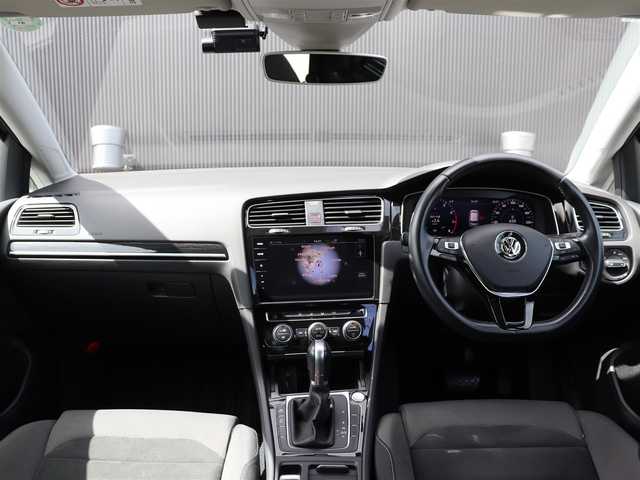フォルクスワーゲン ゴルフ TSI ハイライン テックED 長野県 2018(平30)年 4万km 黒 ＤｉｓｃｏｖｅｒＰｒｏナビ　/バックカメラ　/ＣａｒＰｌａｙ　/ＡＣＣ　/衝突軽減ブレーキ　/レーンキープアシスト/ブラインドスポットモニター/デジタルメータークラスター　/純正１７ＡＷ　/ＬＥＤライト　/パドルシフト　/スマートキー
