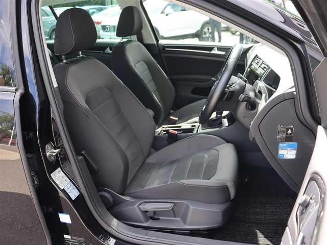 フォルクスワーゲン ゴルフ TSI ハイライン テックED 長野県 2018(平30)年 4万km 黒 ＤｉｓｃｏｖｅｒＰｒｏナビ　/バックカメラ　/ＣａｒＰｌａｙ　/ＡＣＣ　/衝突軽減ブレーキ　/レーンキープアシスト/ブラインドスポットモニター/デジタルメータークラスター　/純正１７ＡＷ　/ＬＥＤライト　/パドルシフト　/スマートキー