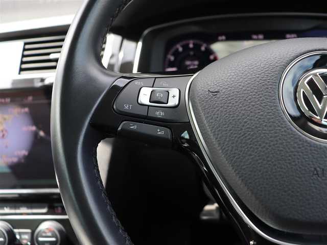 フォルクスワーゲン ゴルフ TSI ハイライン テックED 長野県 2018(平30)年 4万km 黒 ＤｉｓｃｏｖｅｒＰｒｏナビ　/バックカメラ　/ＣａｒＰｌａｙ　/ＡＣＣ　/衝突軽減ブレーキ　/レーンキープアシスト/ブラインドスポットモニター/デジタルメータークラスター　/純正１７ＡＷ　/ＬＥＤライト　/パドルシフト　/スマートキー
