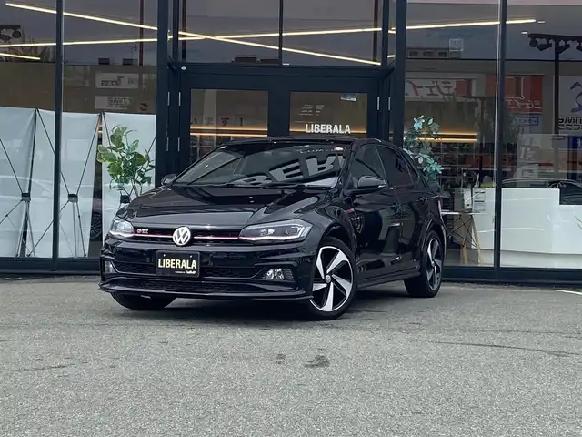 フォルクスワーゲン ポロＧＴＩ 福岡県 2019(平31)年 4.1万km 黒 ・アダプティブクルーズコントロール/・純正ナビ/BT/USB/carplay/・バックカメラ/・ドラレコ/・DTV/・ETC2.0/・純正17AW/・アンビエントライト/・LEDライト/・スペアキー/・保証書/・取扱説明書