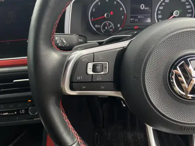 フォルクスワーゲン ポロＧＴＩ 福岡県 2019(平31)年 4.1万km 黒 ・アダプティブクルーズコントロール/・純正ナビ/BT/USB/carplay/・バックカメラ/・ドラレコ/・DTV/・ETC2.0/・純正17AW/・アンビエントライト/・LEDライト/・スペアキー/・保証書/・取扱説明書