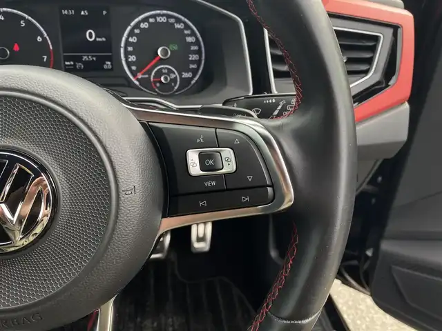 フォルクスワーゲン ポロＧＴＩ 福岡県 2019(平31)年 4.1万km 黒 ・アダプティブクルーズコントロール/・純正ナビ/BT/USB/carplay/・バックカメラ/・ドラレコ/・DTV/・ETC2.0/・純正17AW/・アンビエントライト/・LEDライト/・スペアキー/・保証書/・取扱説明書