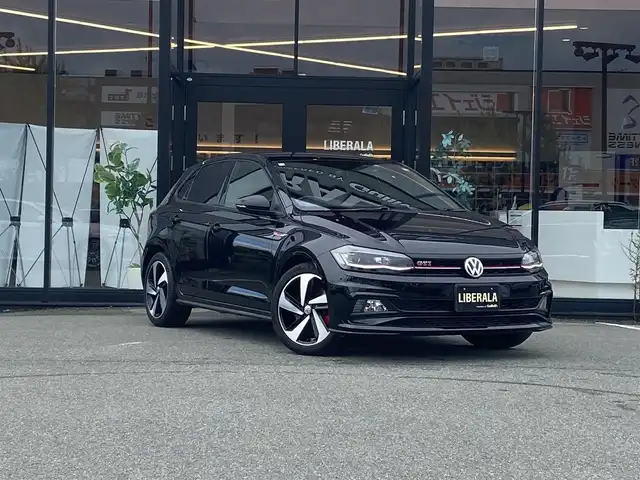 フォルクスワーゲン ポロＧＴＩ 福岡県 2019(平31)年 4.1万km 黒 ・アダプティブクルーズコントロール/・純正ナビ/BT/USB/carplay/・バックカメラ/・ドラレコ/・DTV/・ETC2.0/・純正17AW/・アンビエントライト/・LEDライト/・スペアキー/・保証書/・取扱説明書