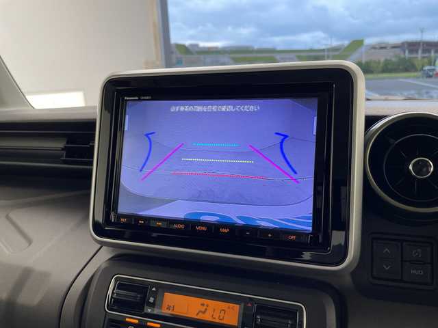 スズキ スペーシア ギア HYBRID XZターボ 愛知県 2023(令5)年 2.6万km クールカーキパールメタリック/ガンメタリック2トーン 純正8型ナビ　ＳＤカードなし/両側パワースライドドア/レーダークルーズコントロール/シートヒーター/バックカメラ/ヘッドアップディスプレイ/純正アルミホイール/コーナーセンサー/ルーフレール/LEDヘッドライト/パドルシフト/レーンキープアシスト/オートマチックハイビーム/ETC/衝突軽減システム/フルセグ/CD DVD/Bluetooth/ルーフキャリア/ステアリングスイッチ/スマートキー/プッシュスタート