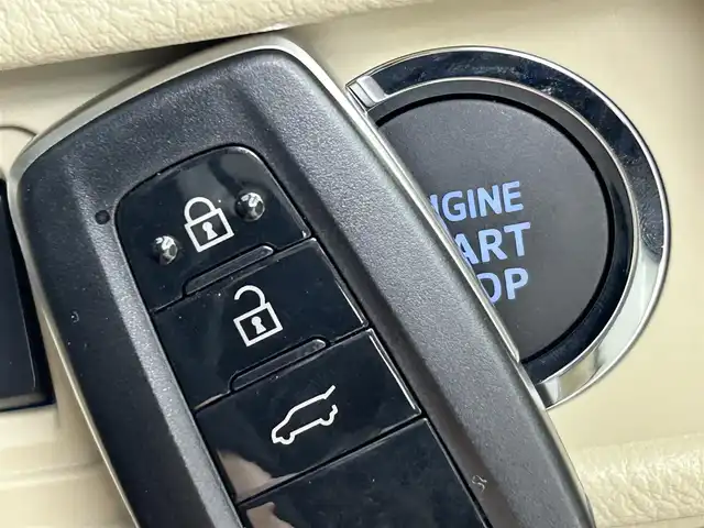 トヨタ ランドクルーザー プラド TX Lパッケージ マットブラED 道央・札幌 2022(令4)年 1.6万km ホワイトパールクリスタルシャイン ・ワンオーナー/・４WD/・メーカーナビ/　CD/DVD/SD/BT/フルセグ/・バックカメラ/・ビルトインETC/・トヨタセーフティセンス/・レーダークルーズコントロール/・クリアランスソナー/・オートハイビーム/・PCS/・RSA/・レザーシート/・前席パワーシート/・前席シートヒーター/・前席シートベンチレーション/・プッシュスタート/・スマートキー/・LEDヘッドライト/・フォグライト/・オートライト/・純正フロアマット/・ドアバイザー