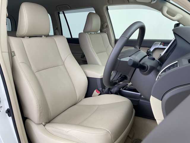 トヨタ ランドクルーザー プラド TX Lパッケージ マットブラED 愛知県 2022(令4)年 1.6万km ホワイトパールクリスタルシャイン ４WD/純正メーカーナビ/・CD/DVD/SD/BT/フルセグ/バックカメラ/ビルトインETC/トヨタセーフティセンス/レーダークルーズコントロール/クリアランスソナー/オートハイビーム/レザーシート/前席パワーシート/前席シートヒーター/前席シートベンチレーション/プッシュスタート/スマートキー/スペアキー１本/LEDヘッドライト/フォグライト/オートライト/純正フロアマット/ドアバイザー