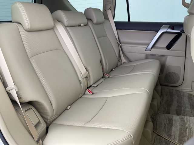 トヨタ ランドクルーザー プラド TX Lパッケージ マットブラED 愛知県 2022(令4)年 1.6万km ホワイトパールクリスタルシャイン ４WD/純正メーカーナビ/・CD/DVD/SD/BT/フルセグ/バックカメラ/ビルトインETC/トヨタセーフティセンス/レーダークルーズコントロール/クリアランスソナー/オートハイビーム/レザーシート/前席パワーシート/前席シートヒーター/前席シートベンチレーション/プッシュスタート/スマートキー/スペアキー１本/LEDヘッドライト/フォグライト/オートライト/純正フロアマット/ドアバイザー