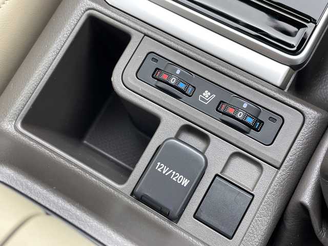 トヨタ ランドクルーザー プラド TX Lパッケージ マットブラED 愛知県 2022(令4)年 1.6万km ホワイトパールクリスタルシャイン ４WD/純正メーカーナビ/・CD/DVD/SD/BT/フルセグ/バックカメラ/ビルトインETC/トヨタセーフティセンス/レーダークルーズコントロール/クリアランスソナー/オートハイビーム/レザーシート/前席パワーシート/前席シートヒーター/前席シートベンチレーション/プッシュスタート/スマートキー/スペアキー１本/LEDヘッドライト/フォグライト/オートライト/純正フロアマット/ドアバイザー