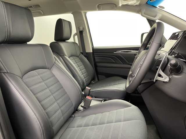 三菱 デリカＤ：５ シャモニー 道央・札幌 2025(令7)年 0.1千km 黒Ⅱ ・CHAMONIX (8人)　4WD/・　e-Assist  /寒冷地仕様/・オリジナルナビ取付パッケージ/色番X47X42/・マルチアラウンドモニタ-/・＋リアモニター取付パッケージ(25300円)　/・D:5専用11型ナビゲーション(322300円)/・アルパイン　ナビ/フルセグTV/・DVD/CD再生機能　Bluetooth接続/・Apple CarPlay　Android Auto対応/・12.8型後席用モニター(143550円)/・衝突被害軽減ブレーキシステム/・レーダークルーズコントロールシステム/・オートマチックハイビーム/LEDライト/・エレクトリックテールゲート/両側パワースライドドア/・ハーフレザーシート/・運転席パワーシート/前席シートヒーター/・パドルシフト/ウインカーミラー/・純正18インチアルミホイル/・サイド/カーテンエアバッグ/・スマートキー/スペアーキー