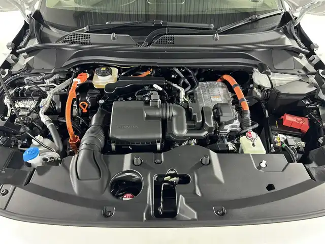 ホンダ ヴェゼル ハイブリッド e:HEV Z 佐賀県 2025(令7)年 0.1千km プラチナホワイトパール 純正ナビ　/フルセグテレビ/アップルカープレイ・アンドロイドオート/衝突被害軽減装置　/追従型クルーズコントロール　/ブラインドスポットモニター　/置くだけ充電　/シートヒーター　/ハンドルヒーター　/バックカメラ　/レーンキープアシスト　/スペアキー　/ＥＴＣ２．０/コーナーセンサー/パドルシフト/純正アルミホイール/ダウンヒルアシストコントロール/チップアップシート