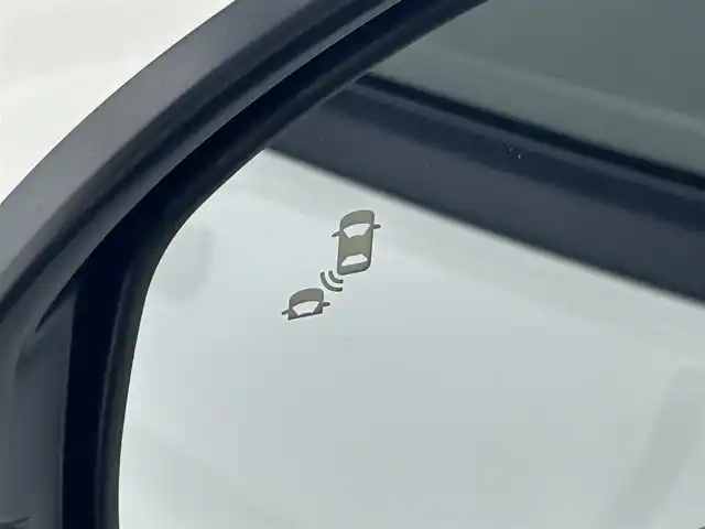 ホンダ ヴェゼル ハイブリッド e:HEV Z 佐賀県 2025(令7)年 0.1千km プラチナホワイトパール 純正ナビ　/フルセグテレビ/アップルカープレイ・アンドロイドオート/衝突被害軽減装置　/追従型クルーズコントロール　/ブラインドスポットモニター　/置くだけ充電　/シートヒーター　/ハンドルヒーター　/バックカメラ　/レーンキープアシスト　/スペアキー　/ＥＴＣ２．０/コーナーセンサー/パドルシフト/純正アルミホイール/ダウンヒルアシストコントロール/チップアップシート