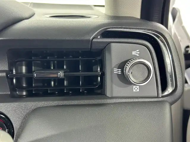 ホンダ ヴェゼル ハイブリッド e:HEV Z 佐賀県 2025(令7)年 0.1千km プラチナホワイトパール 純正ナビ　/フルセグテレビ/アップルカープレイ・アンドロイドオート/衝突被害軽減装置　/追従型クルーズコントロール　/ブラインドスポットモニター　/置くだけ充電　/シートヒーター　/ハンドルヒーター　/バックカメラ　/レーンキープアシスト　/スペアキー　/ＥＴＣ２．０/コーナーセンサー/パドルシフト/純正アルミホイール/ダウンヒルアシストコントロール/チップアップシート