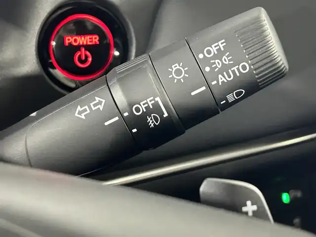 ホンダ ヴェゼル ハイブリッド e:HEV Z 佐賀県 2025(令7)年 0.1千km プラチナホワイトパール 純正ナビ　/フルセグテレビ/アップルカープレイ・アンドロイドオート/衝突被害軽減装置　/追従型クルーズコントロール　/ブラインドスポットモニター　/置くだけ充電　/シートヒーター　/ハンドルヒーター　/バックカメラ　/レーンキープアシスト　/スペアキー　/ＥＴＣ２．０/コーナーセンサー/パドルシフト/純正アルミホイール/ダウンヒルアシストコントロール/チップアップシート