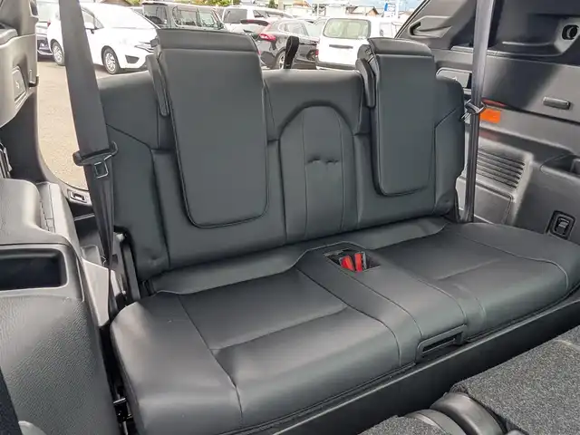 三菱 アウトランダー ＰＨＥＶ P 福井県 2022(令4)年 3.5万km ホワイトダイヤモンド 4WD/3列シート7人乗り/車検R9年5月/パノラマルーフ/9インチディスプレイナビ/フルセグ/ApplecarPlay/AndoroidAuto/BOSEプレミアムサウンド9スピーカー/全方位カメラ/パワーバックドア/レーダークルーズコントロール/車線維持支援システム/e-Asist/・衝突被害軽減ブレーキ/・車線逸脱防止支援システム/・標識認識システム/・ブラインドスポットモニター/・レーンチェンジアシスト/レザーシート/前席パワーシート/シートメモリー/シートヒーター/純正20インチAW/前後コーナーセンサー/ステアリングヒーター/ヘッドアップディスプレイ/プラグインHV/衝突被害軽減システム/レーンキープアシスト/横滑り防止装置/盗難防止装置/置くだけ充電/ビルトインETC2.0/前後ドライブレコーダー/ダブル＋サイド＋カーテンエアバッグ/スマートキー×2