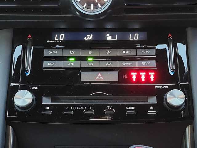 レクサス ＩＳ 300h Fスポーツ モードブラックⅣ 東京都 2025(令7)年 0.3万km グレー LEXUSセーフティーセンス/・プリクラッシュセーフティ/・低速時加速制御/・緊急時操舵支援/・レーン トレーシング アシスト/・レーダークルーズコントロール/・オートマチックハイビーム/・ロードサインアシスト/・先行車発進告知機能/・ライバー異常時対応システム/・ブラインドスポットモニター/・後方車両への接近警報/メーカーナビ　/・FM/AM/CD/DVD/・フルセグTV/Bluetooth/全方位カメラ　/ビルトインＥＴＣ2.0　/ハーフレザーシート　/シートヒーター　/ステアリングヒーター　/純正フロアマット/純正１９インチアルミホイール/前後ドライブレコーダー/オレンジブレーキキャリパー/エンジンスタートボタン/プッシュスタート/スマートキー/オートライト /オートエアコン