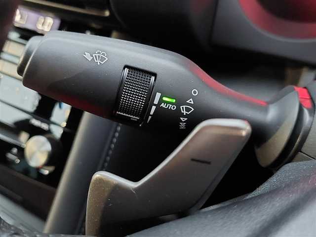 レクサス ＩＳ 300h Fスポーツ モードブラックⅣ 東京都 2025(令7)年 0.3万km グレー LEXUSセーフティーセンス/・プリクラッシュセーフティ/・低速時加速制御/・緊急時操舵支援/・レーン トレーシング アシスト/・レーダークルーズコントロール/・オートマチックハイビーム/・ロードサインアシスト/・先行車発進告知機能/・ライバー異常時対応システム/・ブラインドスポットモニター/・後方車両への接近警報/メーカーナビ　/・FM/AM/CD/DVD/・フルセグTV/Bluetooth/全方位カメラ　/ビルトインＥＴＣ2.0　/ハーフレザーシート　/シートヒーター　/ステアリングヒーター　/純正フロアマット/純正１９インチアルミホイール/前後ドライブレコーダー/オレンジブレーキキャリパー/エンジンスタートボタン/プッシュスタート/スマートキー/オートライト /オートエアコン