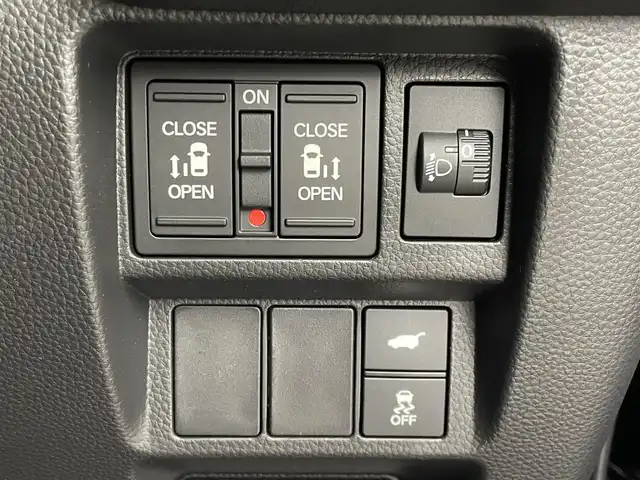 ホンダ ステップワゴン eHEV エアー EX 埼玉県 2025(令7)年 0.1千km クリスタルブラックパール 登録済未使用車　純正１１．４インチナビ　純正１５．６インチフリップダウンモニター　バックカメラ　ＢＳＭ　ホンダセンシング　アダプティブクルーズコントロール　シートヒーター　ＨＤＭＩ　オートライト　ＴＶ